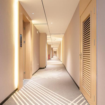 Chaoman Hotel -Guangzhou Shijing City Plaza Xiaoping Subway Station Exterior photo