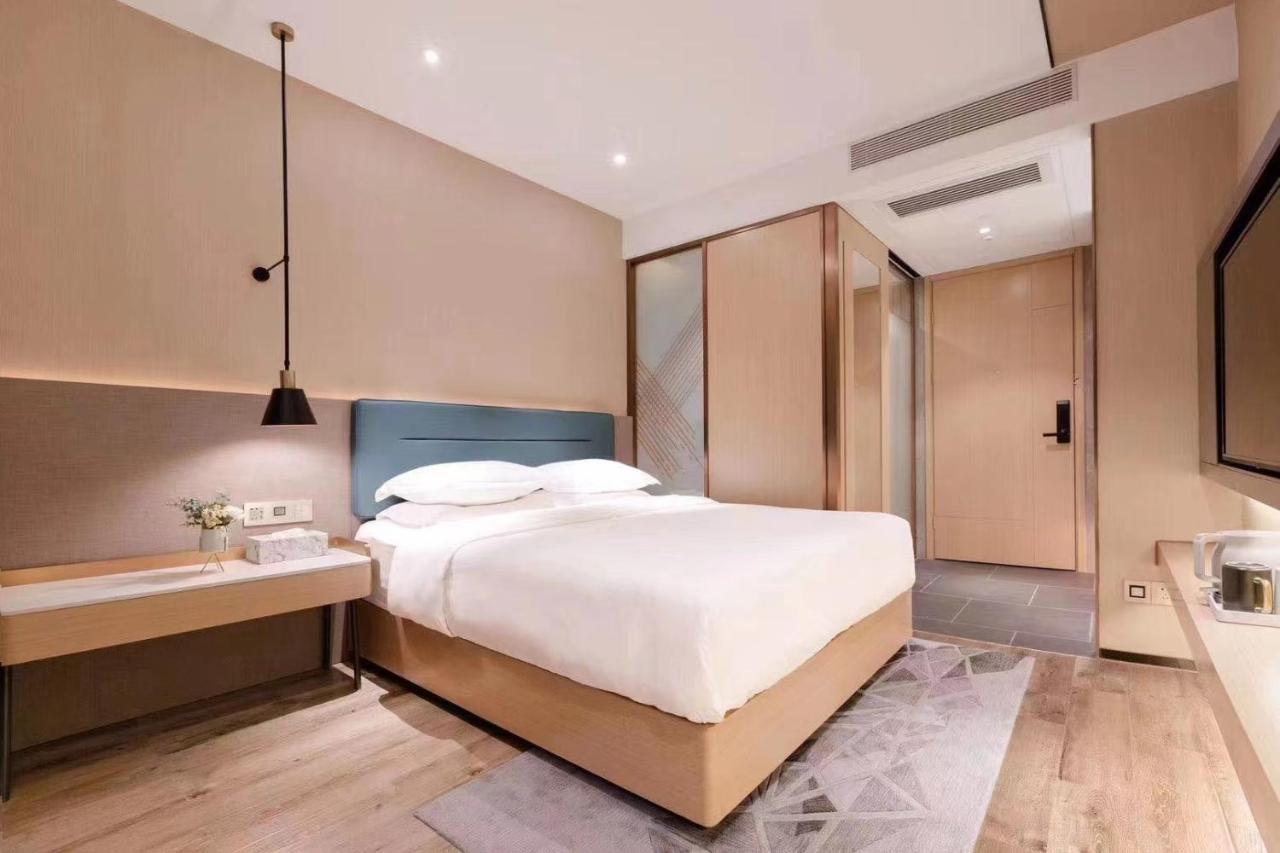 Chaoman Hotel -Guangzhou Shijing City Plaza Xiaoping Subway Station Exterior photo