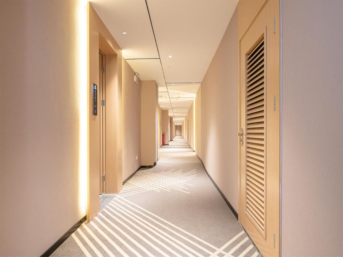 Chaoman Hotel -Guangzhou Shijing City Plaza Xiaoping Subway Station Exterior photo